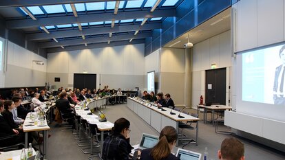 Der gut besetzte Walther-Rathenau-Saal im Bundestag war Veranstaltungsort.