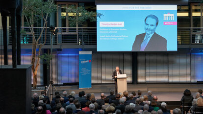 Mit klaren Argumenten und britischem Charme verstand Timothy Garton Ash es, die Besucher zu fesseln.