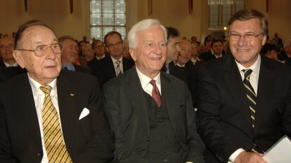  Hans-Dietrich Genscher, ,Richard von Weizsäcker und Wolfgang Gerhardt bei der Verleihung des Freiheitspreises der Friedrich-Naumann-Stiftung für die Freiheit an Hans-Dietrich Genscher im 2006.