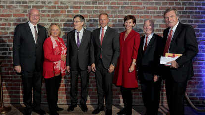 Der alte und neue Vorstand der Stiftung mit Christian Lindner