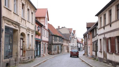 Ostdeutschland erreicht in der Wertschöpfung pro Kopf nokh immer rund ein Drittel weniger als der Westen Quelle: pa/i