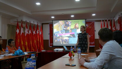 Ein Treffen mit den jungen Ausschussmitgliedern der NLD Central