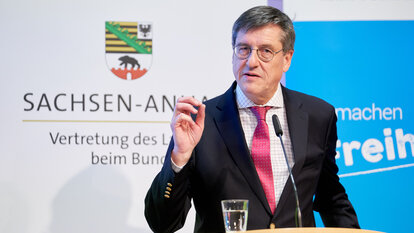 Sprach das Grußwort und führte ins Thema ein: Karl-Heinz Paqué, Vorsitzender der Friedrich-Naumann-Stiftung für die Freiheit