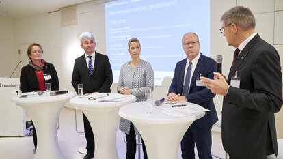 Prof. Dr. Ina Schieferdecker, Prof. Dr. Andreas Pinkwart, Corinna Lampadius, Dr. Eduard Neufeld und Dr. Utz Tillmann