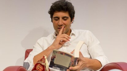 Jaafar Abdul Karim liest aus seinem Buch