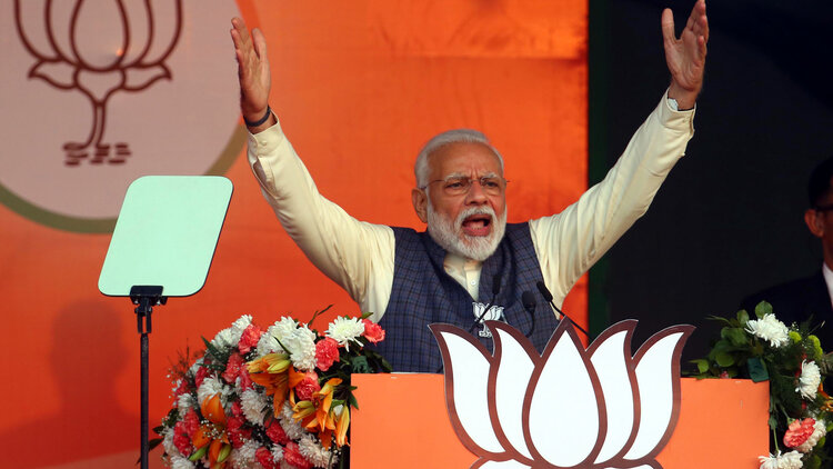 Indiens Premierminister Narendra Modi unterstützt den Wahlkampf seiner Partei Bharatiya Janata vor den Landtagswahlen in Dehli.