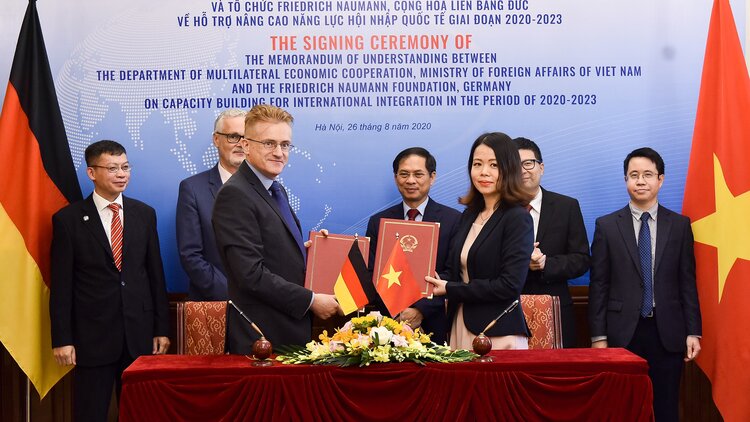 MOU between MoFA and FNF