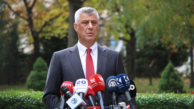 Hashim Thaci bei der Verkündung seines Rücktrittes
