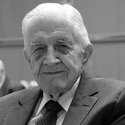 Der FDP-Politiker und frühere nordrhein-westfälische Innenminister Burkhard Hirsch ist im Alter von 89 Jahren gestorben.