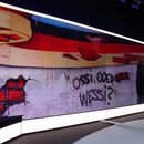 Ossi oder Wessi? Studiodeko bei Maybrit Illner