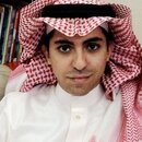  wurde 2012 wegen Beleidigung des Islam zu zehn Jahren Haft, 1.000 öffentlichen Peitschenhieben und einer Geldstrafe verurteilt.