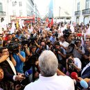 Der portugiesische Premierminister Antonio Costa hält eine Rede während einer Kundgebung in Lissabon.