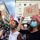 Protest gegen häusliche Gewalt auf dem Hauptplatz in Krakau