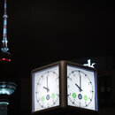 Eine Uhr in der Nähe des Alexanderplatz
