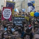 In Prag demonstrieren Russen gegen den Krieg