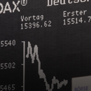 Die DAX-Kurve im Handelssaal der Deutschen Börse AG in Frankfurt am Main.