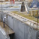 Arbeiten auf Großbaustelle, Rohbau