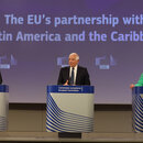 Der für eine funktionierende Wirtschaft zuständige Vizepräsident der Europäischen Kommission und EU-Kommissar für Handel, Valdis Dombrovskis, der Hohe Vertreter der Europäischen Union für Außen- und Sicherheitspolitik, Josep Borrell, und die EU-Kommissarin für internationale Partnerschaften, Jutta Urpilainen, sprechen auf einer Pressekonferenz zur Vorstellung einer neuen Agenda für die Partnerschaft der EU mit Lateinamerika und der Karibik