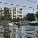 Blick auf ein überschwemmtes Stadtviertel in Cherson, Ukraine