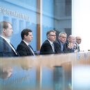 Bundespressekonferenz zur Gemeinschaftsdiagnose der Wirtschaftsforschungsinstitute in Berlin