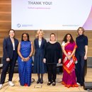 Franziska Brandmann, Chairperson, Young Liberals Germany; Queenin Masuabi, Senior Political Reporter, Daily Maverick, South Africa; Dr. Melinda Crane, Journalist and Political Scientist; Dr. Martina Weyrauch, Director, Center for Civic Education Brandenburg State, Germany, Surabhi Hodigere Spokesperson, Bharatiya Janata Party, India und Dr. Regina von Görtz, Director, Democracy and Cohesion, Bertelsmann Foundation.