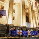 Demonstration vor dem Parlament in Tiflis am Vorabend der Abstimmung über ein Gesetz über ausländische Einflussnahme. 