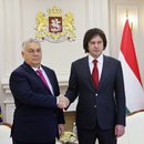 georgische Premierminister Irakli Kobachidse, rechts, und der ungarische Premierminister Viktor Orban während ihres Treffens in Tiflis, Georgien