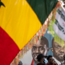 Mit der vorgezogenen Neuwahl wollen sich Präsident Bassirou Diomaye Faye und Premierminister Ousmane Sonko eine Mehrheit für ihre Partei Pastef sichern. 