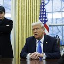 Elon Musk und US-Präsident Donald Trump vor den Medien  Medien im Oval Office des Weißen Hauses in Washington DC