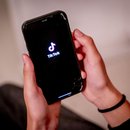 Junge Menschen und Nutzer von TikTok sind für Desinformationsnarrative besonders anfällig.