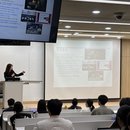 Prof. Song taeeun is giving a presentation