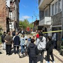 Ein verlassenes Gebäude im Stadtteil Fatih stürzt teilweise ein, nachdem ein Erdbeben der Stärke 6,2 Istanbul (Türkei) am 23. April 2025 erschüttert hat.