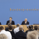 Finanzminister Lars Klingbeil stellt den Entwurf des Bundeshaushalts 2025 und Eckwerte f_r den Entwurf des Bundeshaushalts 2026 in der Bundespressekonferenz vor. 