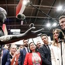 Der französische Staatspräsident Emmanuel Macron besucht die Messe für Technologie-Start-ups und Innovation VivaTech auf der Pariser Expo Porte de Versailles