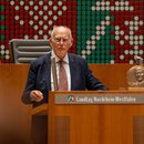 Erster Preisträger ist der ehemalige Bundesverfassungsrichter Wolfgang Hoffmann-Riem.