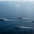 Luftaufnahme des Flugzeugträgers USS Gerald R. Ford über dem Karibischen Meer. 