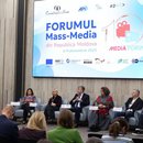 Forumul Mass-Media 2025 de la stânga la dreapta: Liliana Vițu (președinta Consiliului Audiovizualului), Tatiana Puiu (IWPR), Cristian Jardan, ministrul Culturii, Liliana Nicolaescu-Onofrei (președinta Comisiei parlamentare Cultură, Educație, Cercetare, Tineret, Sport și Mass-media), Dumitru Țîra (Realitatea) și Ion Bunduchi (APEL).
