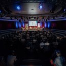 Spitzenrunde in der Arena des Tempodroms
