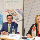 Sabine Leutheusser-Schnarrenberger, Bundesjustizministerin a.D., und Martin Hagen, Herausgeber des Buches "Das neue Bayern"