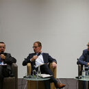 Prof. Dr. Henri Ménudier, Universität Sorbonne, Stephan Sohr, Chefredakteur der Nürnberger Zeitung und Günter Gloser, Staatsminister für Europa a.D.