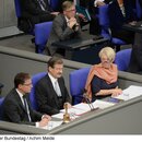 Hermann Otto Solms eröffnete in seiner Rolle als Alterspräsident des Bundestags die konstituierende Sitzung.