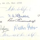 Alle Unterschriften der Stiftungsurkunde vereint.