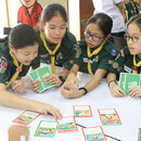 Das „Human Rights Card Game“ im Einsatz an der Satit Pattana Schule in Bangkok.