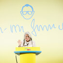 Die Autorin des Buches «Mensch Genscher», Bettina Schaefer, liest aus ihrem Buch währen der Buchpräsentation anlässlich des 70. Jahrestag der Gründung der FDP