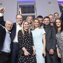 Kaja Kallas, Spitzenkandidatin der Reformpartei und Unterstützer nach der Bekanntgabe der Ergebnisse  der Parlamentswahl in Tallin