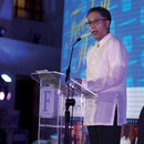 MAR Roxas delivers his speech as Freedom Flame awardee