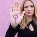 Globaler Pushback gegen Frauenrechte - Ursachen & Gegenstrategien