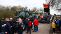 Polnische Bauern protestieren am 16. April 2023 an der polnisch-ukrainischen Grenze gegen ukrainische Getreideexporte. 