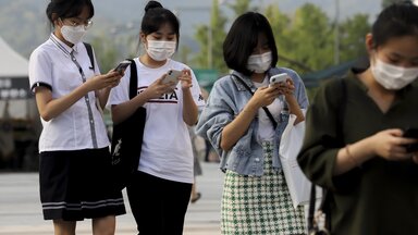Im Süden Koreas verringert, gerade für die junge Generation, eine wachsende kosmopolitische Identität das Zusammengehörigkeitsgefühl mit dem abgeschotteten Norden.