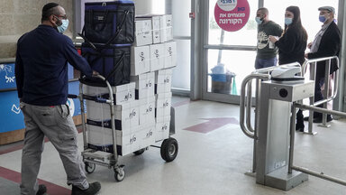 Pfizer-Impfstoff kommt in Jersualem an